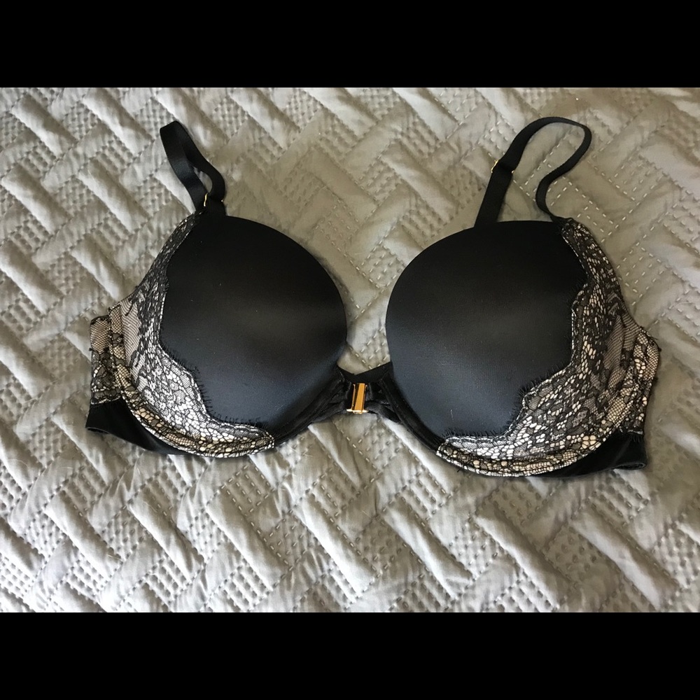 Victoria secret very sexy push-up bra